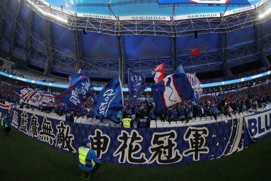 意甲- 罗马2-0九人那不勒斯升第6 佩7破门波利塔诺奥斯梅恩染红北京时间12月24日凌晨3时45分，意甲第17轮，罗马主场迎战那不勒斯。